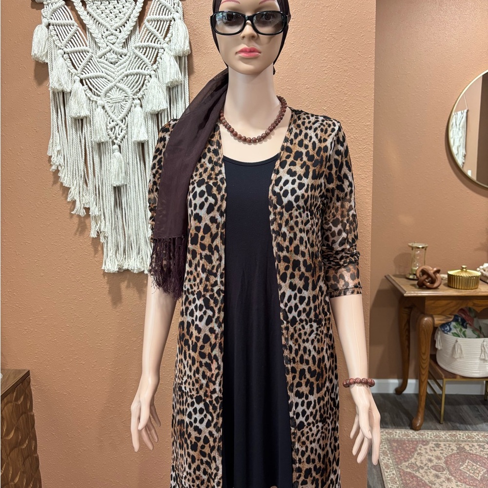 Discreet Leopard Print Kimono - Brown & Black - Picture 5 of 14